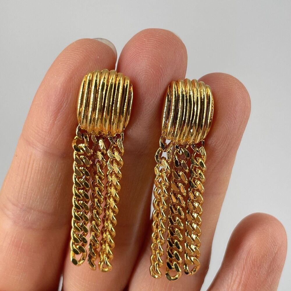 Vintage Avon Gold Tone Tassel Dangle Earrings Ribbed Top 1.5” Signed